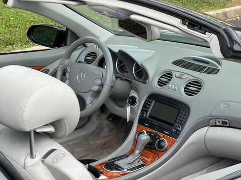 Used 2005 Mercedes-Benz SL 500 image 24