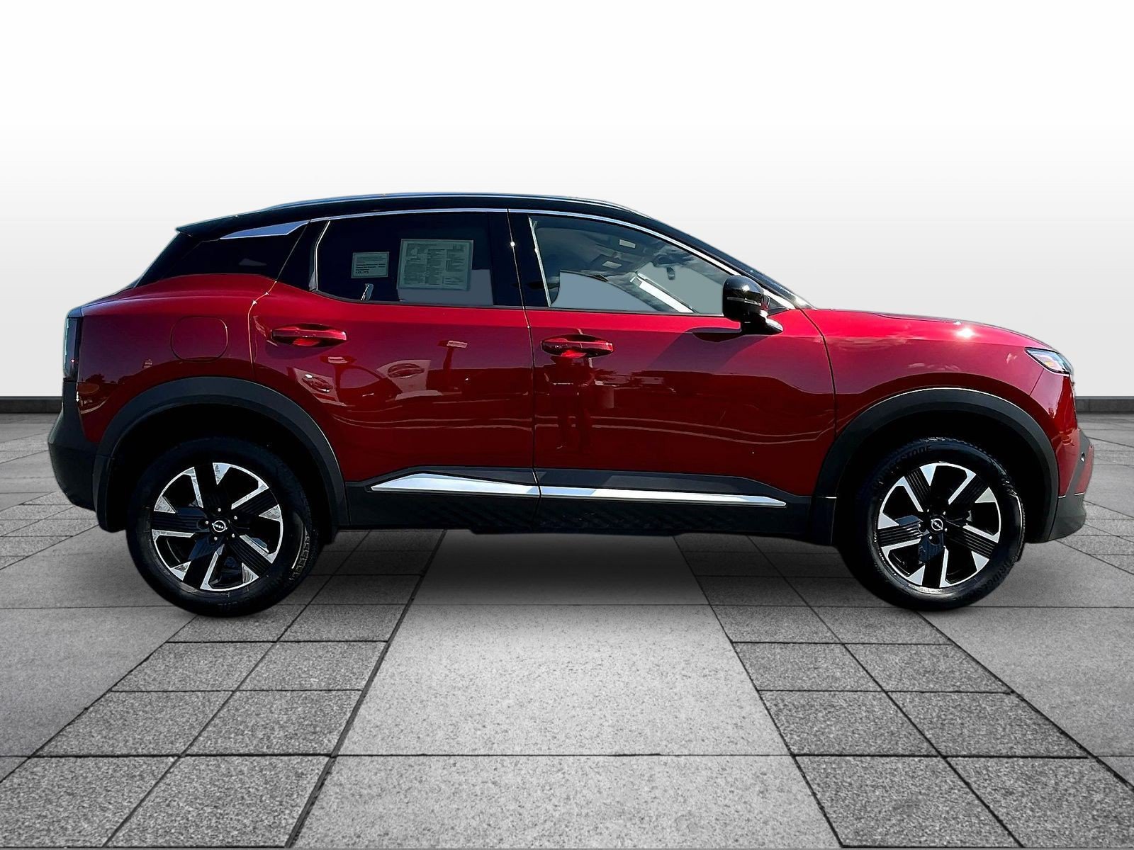 Certified 2025 Nissan Kicks SR FWD image 4