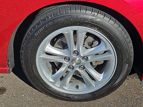 Used 2018 Chevrolet Cruze LT w/ Convenience Package image 8