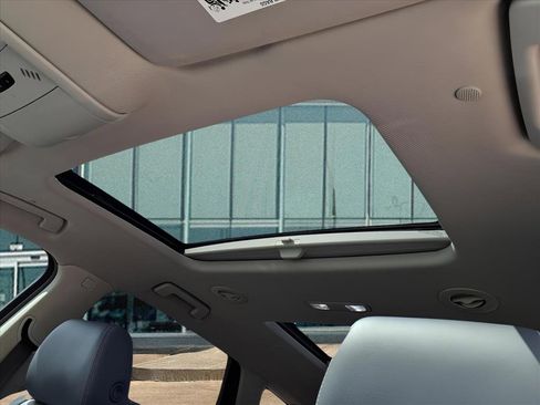 Used 2021 Buick Enclave Essence w/ Sound and Sites Package image 11