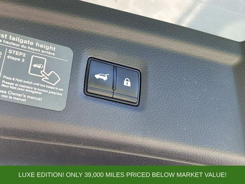 Used 2023 INFINITI QX50 Luxe AWD/4WD image 12