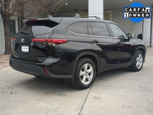 Used 2021 Toyota Highlander L image 6