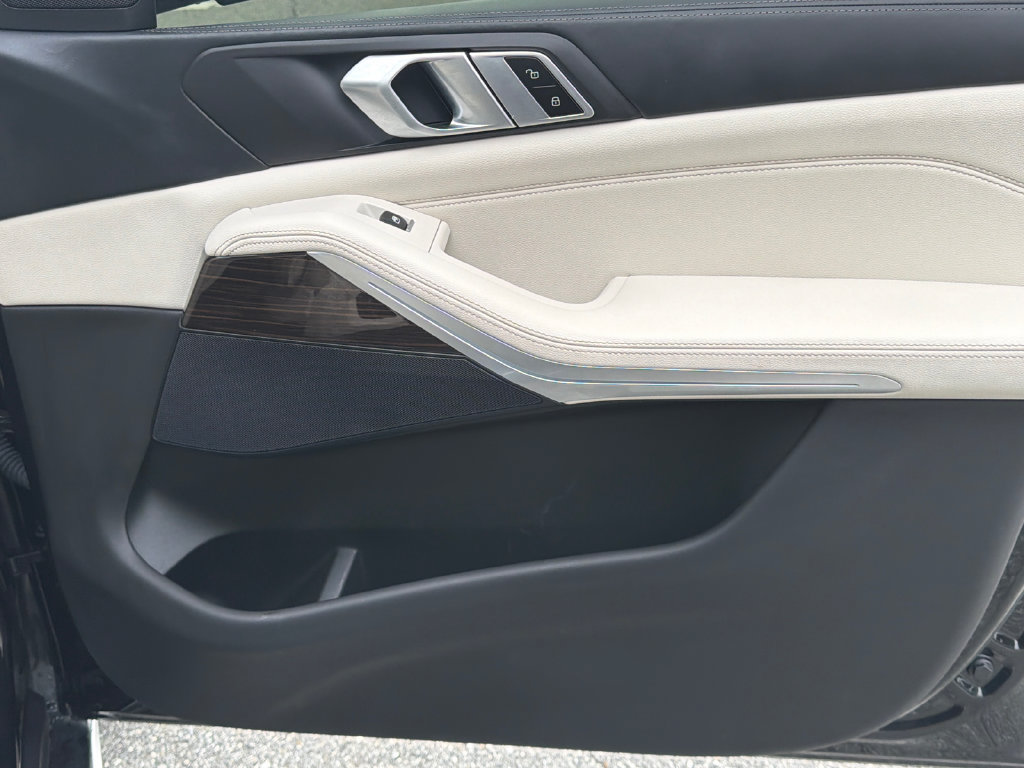Used 2020 BMW X5 xDrive40i w/ Premium Package AWD/4WD image 14