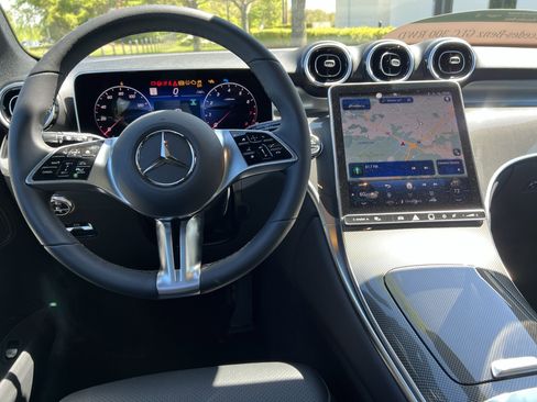 Certified 2025 Mercedes-Benz GLC 300 image 30