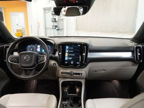 Used 2019 Volvo XC40 T5 Momentum AWD/4WD image 21