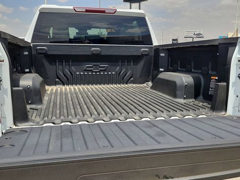 Used 2023 Chevrolet Silverado 1500 RST w/ Z71 Off-Road Package AWD/4WD image 18