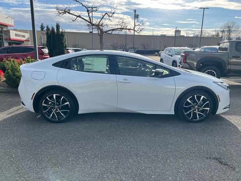 New 2026 Toyota Prius Plug-In Hybrid image 5