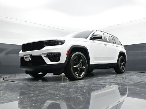 Used 2023 Jeep Grand Cherokee Limited AWD/4WD image 42