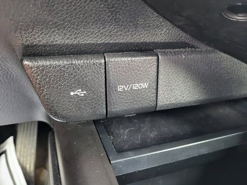 Used 2023 Toyota Camry SE image 18