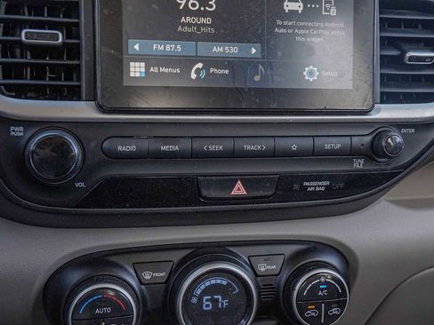 Used 2022 Hyundai Venue SEL image 18