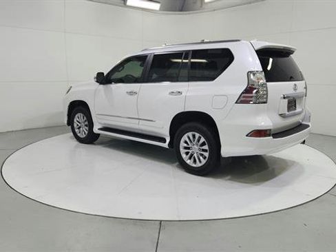 Used 2019 Lexus GX 460 Premium image 5