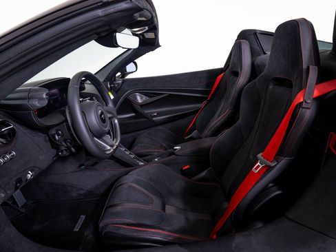 New 2026 McLaren 750S Spider RWD image 22