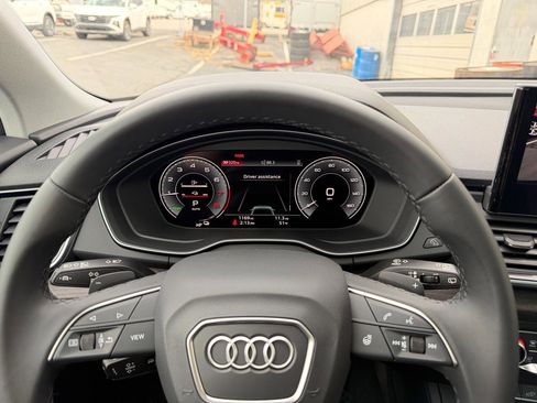 Used 2025 Audi Q5 e Premium image 14