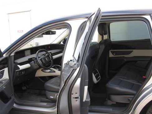 Used 2024 Lincoln Nautilus Reserve w/ Equipment Group 202A AWD/4WD image 12