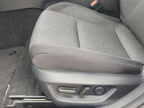 Used 2025 Toyota Camry LE w/ Convenience Package image 18