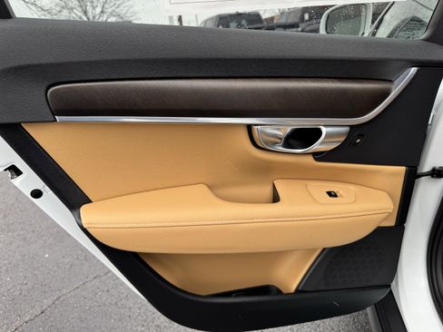 Used 2018 Volvo V90 T6 Cross Country w/ Convenience Package image 33