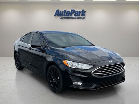 Used 2020 Ford Fusion SE w/ Equipment Group 151A FWD image 1