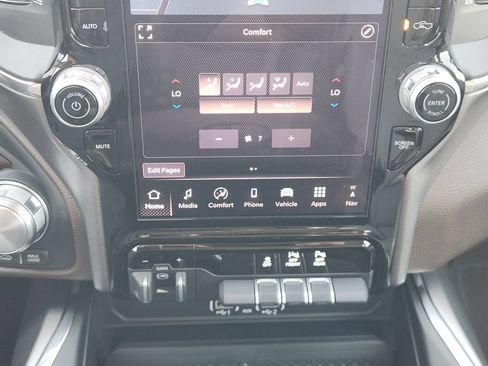 Used 2026 RAM 1500 Laramie w/ Off Road Group AWD/4WD image 19