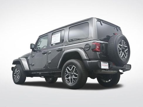 Used 2025 Jeep Wrangler Unlimited Sahara AWD/4WD image 36
