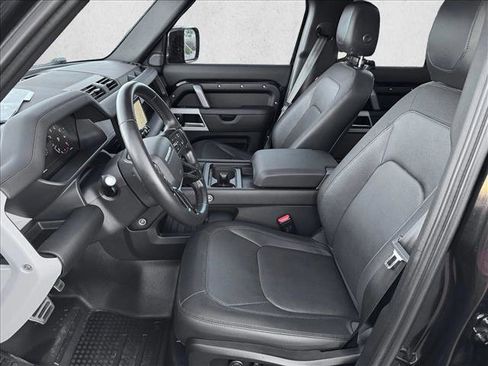Used 2024 Land Rover Defender 110 X-Dynamic SE image 10