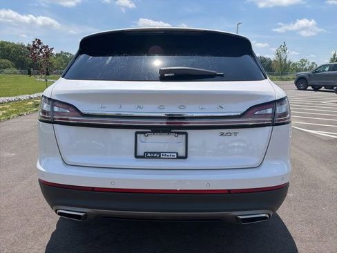 Used 2019 Lincoln Nautilus Reserve FWD image 9