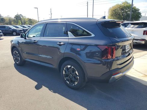 New 2026 Kia Sorento S image 3