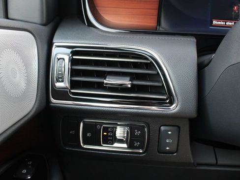 Certified 2024 Lincoln Navigator L Reserve AWD/4WD image 8
