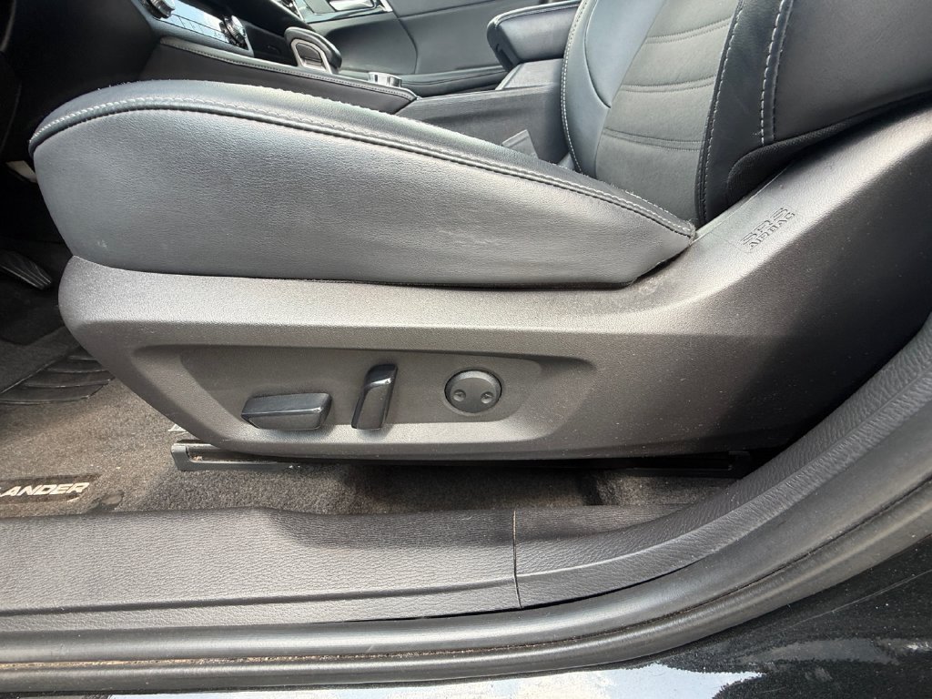 Used 2023 Mitsubishi Outlander SE AWD/4WD image 13