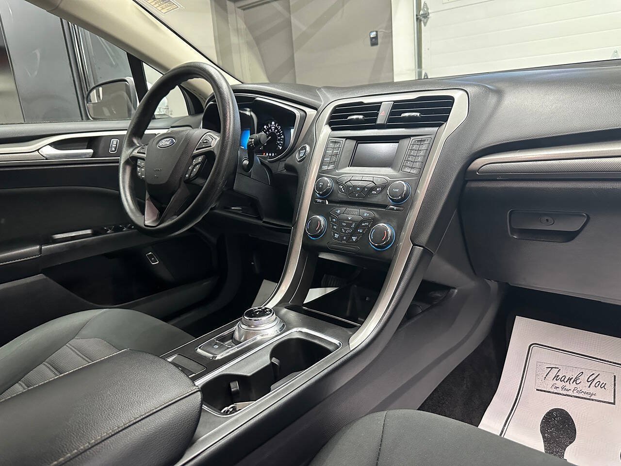 Used 2017 Ford Fusion SE FWD image 21