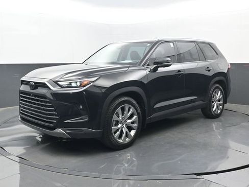 Used 2024 Toyota Grand Highlander AWD image 26