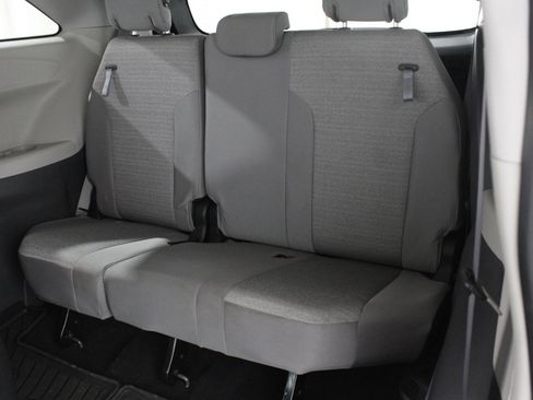 Used 2023 Toyota Sienna LE image 18