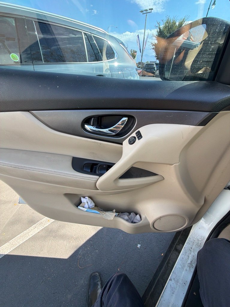 Used 2016 Nissan Rogue S FWD image 6