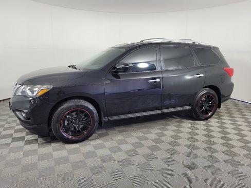 Used 2019 Nissan Pathfinder S FWD image 2