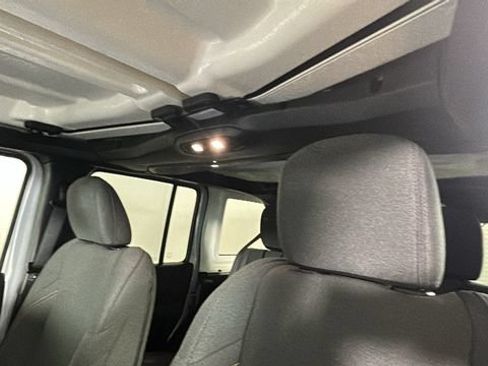 Used 2024 Jeep Wrangler Unlimited AWD/4WD image 11
