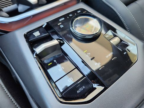 New 2025 BMW X3 xDrive30i w/ Convenience Package image 19