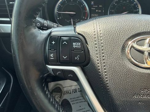 Used 2017 Toyota Highlander Limited AWD/4WD image 18
