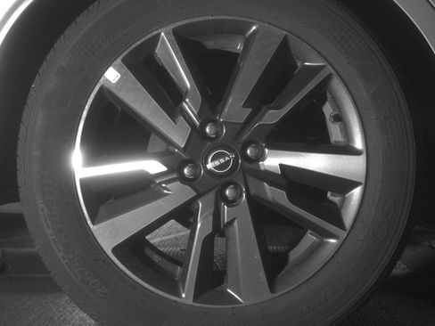 Used 2025 Nissan Versa SV image 15