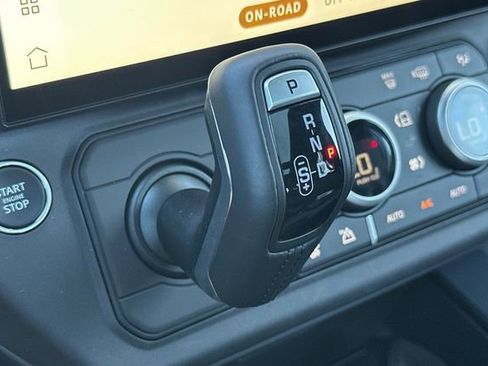 New 2026 Land Rover Defender 130 X-Dynamic SE AWD/4WD image 20
