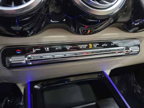 Used 2021 Mercedes-Benz GLB 250 4MATIC image 22