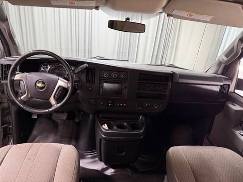 Used 2017 Chevrolet Express 2500 RWD image 11