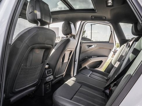 Certified 2024 Audi Q4 e-tron Premium Plus image 19