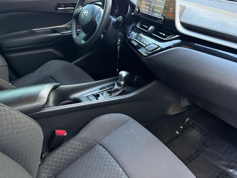 Used 2021 Toyota C-HR LE FWD image 31
