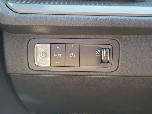 Used 2026 Chevrolet Traverse LT FWD image 14
