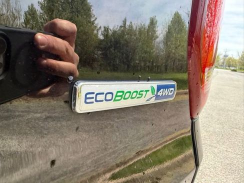 Used 2019 Ford Explorer XLT image 7