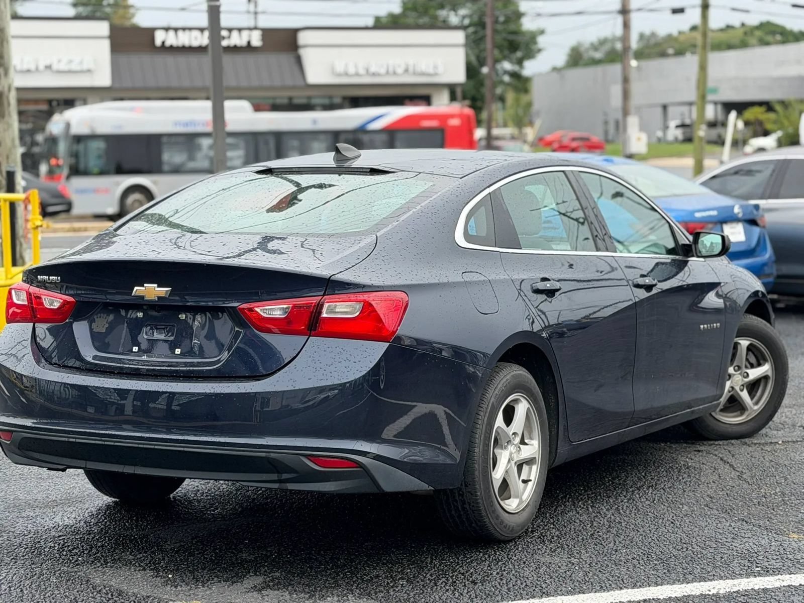 Used 2018 Chevrolet Malibu LS w/ LPO, Convenience Package 1 FWD image 4