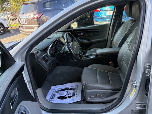 Used 2017 Chevrolet Impala Premier FWD image 9