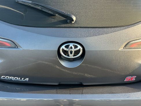 Used 2022 Toyota Corolla SE w/ SE Preferred Package image 48