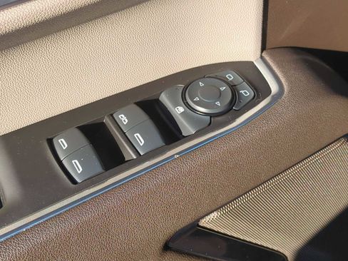 Used 2025 Chevrolet Silverado 1500 LT image 23
