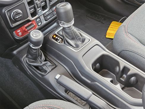 New 2025 Jeep Gladiator Rubicon w/ Convenience Group image 21