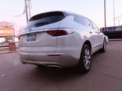 Used 2022 Buick Enclave Essence w/ Experience Buick Package image 7
